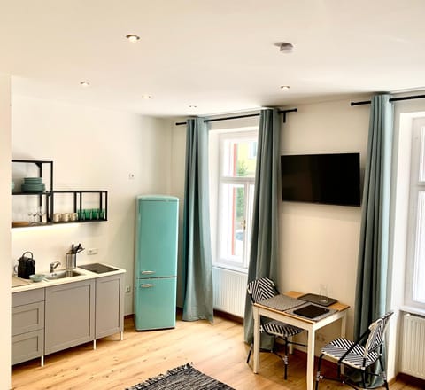 Communal lounge/ TV room, Kitchen or kitchenette, Dining area
