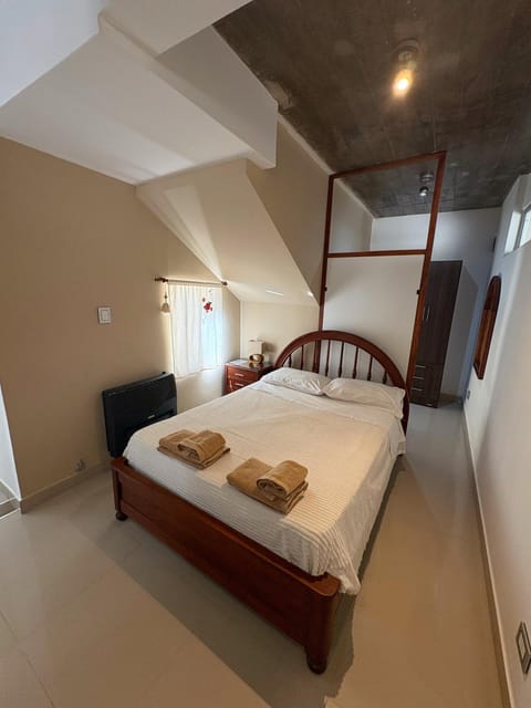 Bed, Bedroom, air conditioner