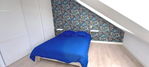 Bed, Photo of the whole room, Bedroom, wardrobe