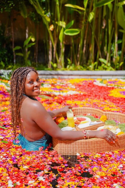 Pool view, Breakfast