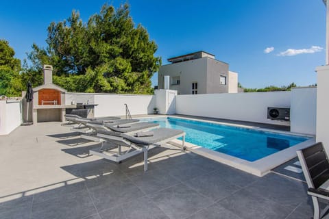 Patio, Pool view, Swimming pool, sunbed