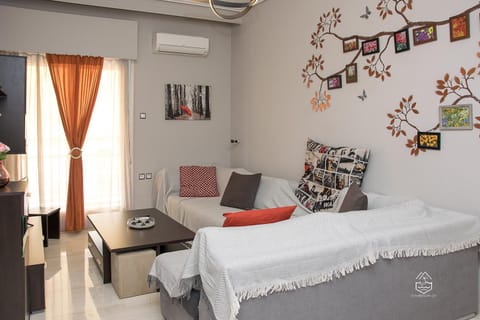 Living room, Photo of the whole room, Seating area, air conditioner