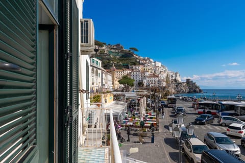 Balcony/Terrace, City view