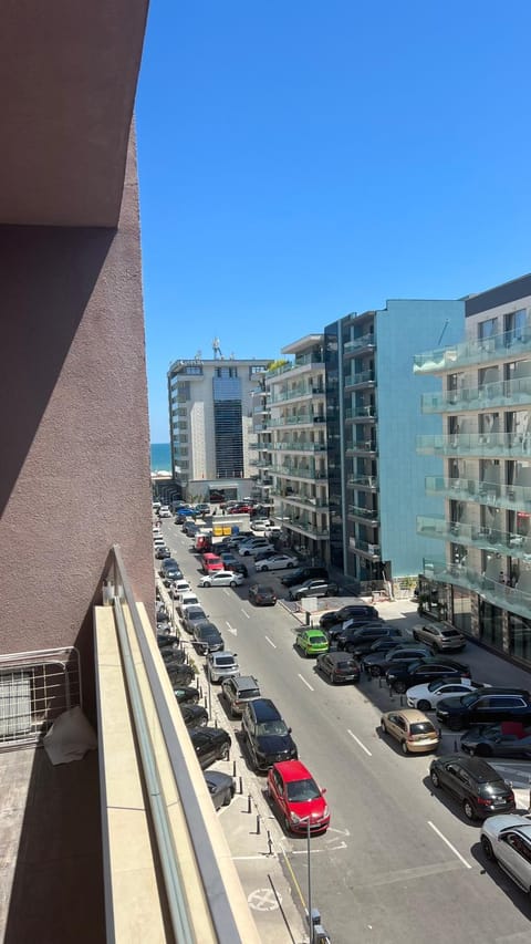 Property building, Day, Street view, Location