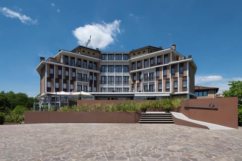 Property building, Facade/entrance