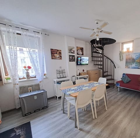 Day, Kitchen or kitchenette, Living room, Seating area, Dining area, kitchen