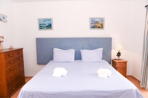 Casa América House in Amoreira