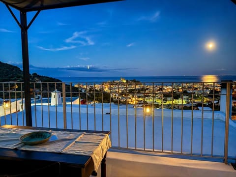 Night, Natural landscape, View (from property/room), Balcony/Terrace, City view, Sea view