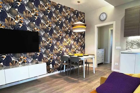 Communal lounge/ TV room, Seating area, Dining area