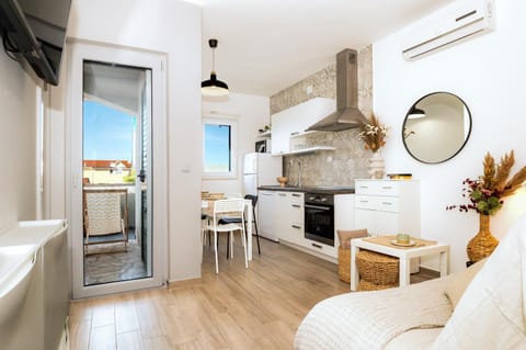 Balcony/Terrace, Living room, Dining area, Sea view