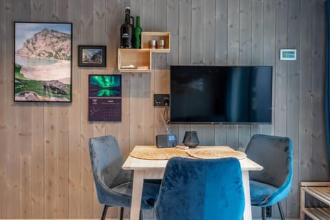 TV and multimedia, Dining area