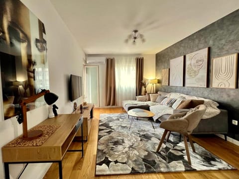 Living room, Photo of the whole room