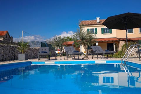 Spring, Day, Garden, Garden, Balcony/Terrace, Garden view, Pool view, Swimming pool, sunbed