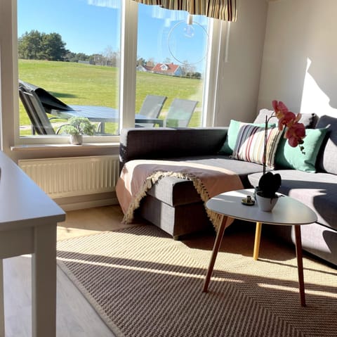 Patio, Balcony/Terrace, Living room, Seating area, Garden view