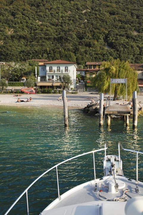 Natural landscape, Beach, Lake view, Area and facilities