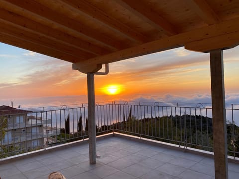 Balcony/Terrace, River view, Sea view, Sunset