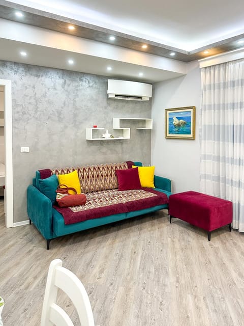 Living room, Seating area, air conditioner