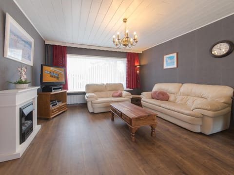 Holiday Home Ruiterlaan by Interhome House in Bredene