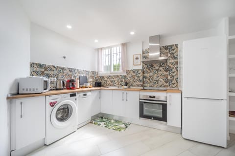 A terrace with sea view, 2 bedrooms apartment in Benalmadena Apartment in Benalmadena