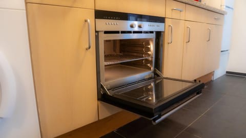 Kitchen or kitchenette, Communal kitchen