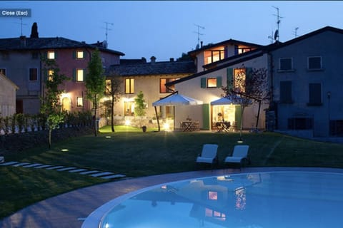 Property building, Garden, Swimming pool