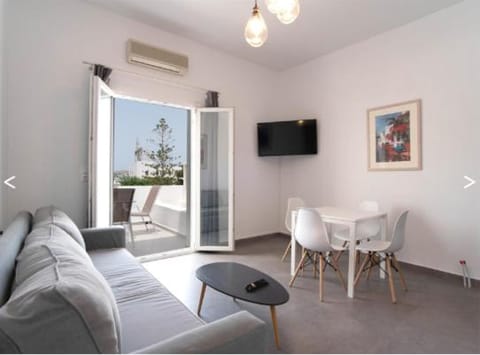 Nomad Central Apartment in Paros