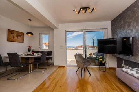 TV and multimedia, Living room, Seating area, Sea view