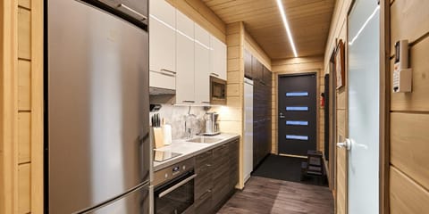 Kitchen or kitchenette, minibar, pet friendly, stove