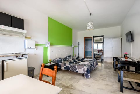 Photo of the whole room, Dining area