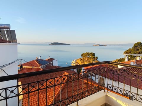 Day, Natural landscape, Balcony/Terrace, Sea view