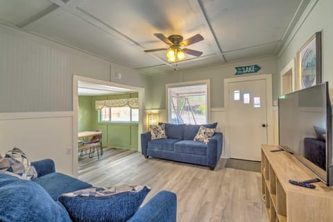 Stunning 2-Building Rental - Walk to Marina! House in Tennessee