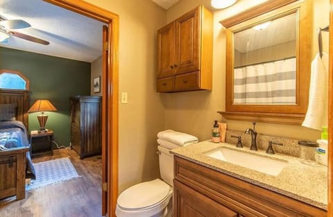 Cherokee Lake Cottage by Staycating House in Cherokee Reservoir