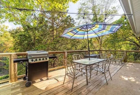 Douglas Lake House with Private Hot Tub by Staycating House in Sevierville