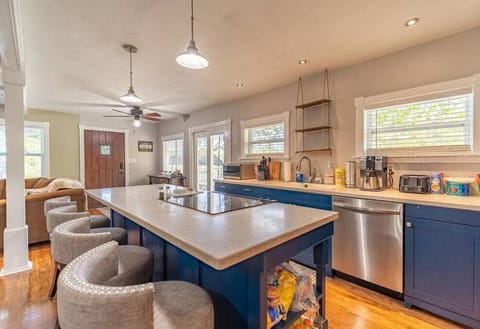 Douglas Lake House with Private Hot Tub by Staycating House in Sevierville