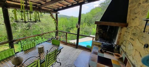 Trainhouse with big pool Villa in Flayosc