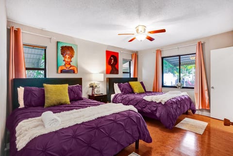 NEW Adorable Villa 7 min to Beach Trampoline Villa in Deerfield Beach