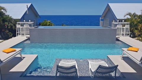 Day, View (from property/room), Balcony/Terrace, Pool view, Sea view, Swimming pool, Swimming pool, sunbed
