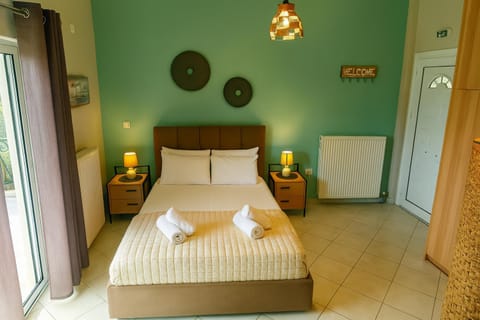 Bed, Photo of the whole room, Bedroom, towels, wardrobe