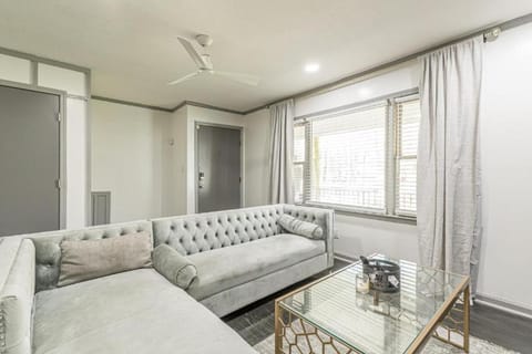 The Sweet Creek Luxurious Villas House in College Park