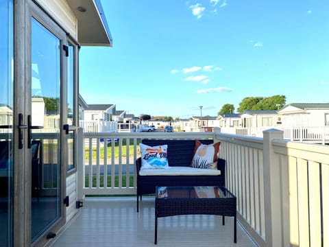 BBQ facilities, Balcony/Terrace, Seating area