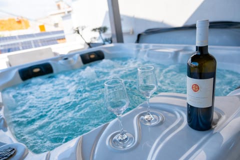 Hot Tub, Drinks