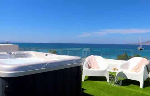 Hot Tub, Balcony/Terrace, Seating area, Sea view