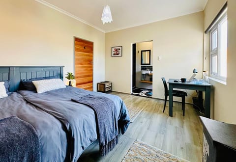 Boardrooms Kite Accommodation Bed and Breakfast in Cape Town