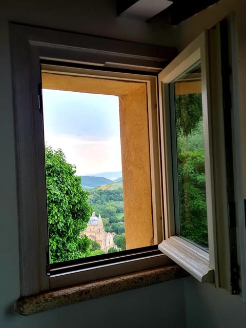 La finestra - centro storico Montepulciano, casa panoramica. House in Montepulciano