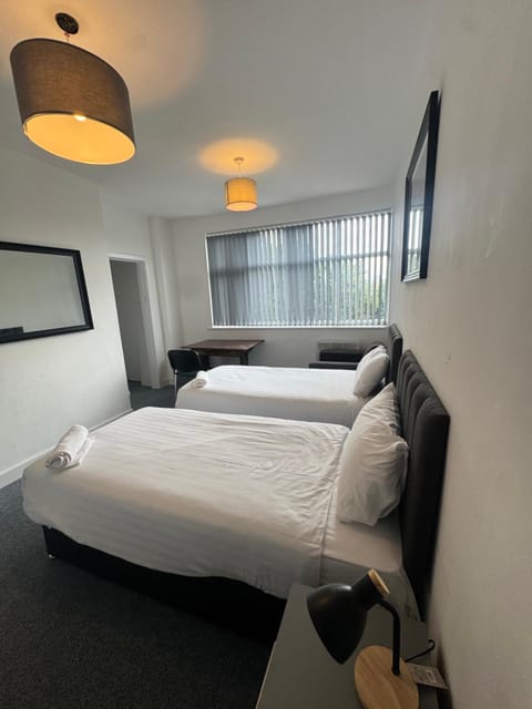 The Bake Apartment - 5 bedroom Large Apartment sleeps up to 16 person Apartment in Newcastle upon Tyne