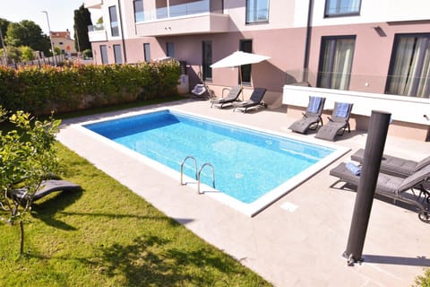 Property building, Swimming pool