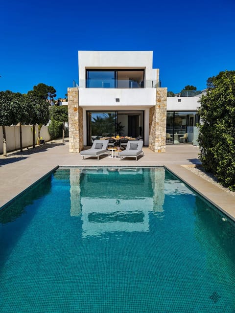 Off site, Swimming pool
