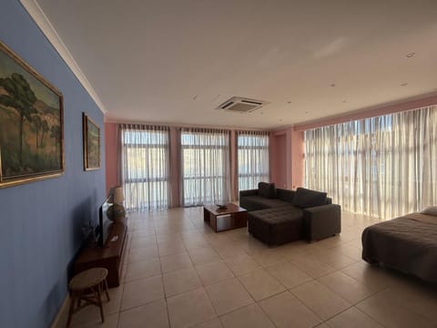 Mayfair Apartment in Marsaskala