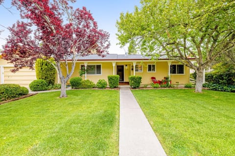 Kenwood Retreat House in Kenwood