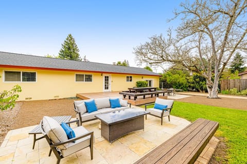 Kenwood Retreat House in Kenwood